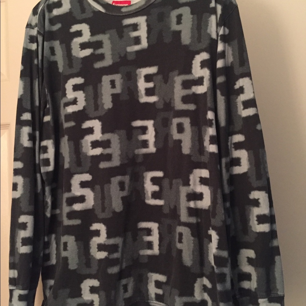 Authentic Supreme long sleeve sweater/top.